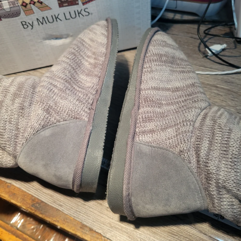 Muk Luks new box